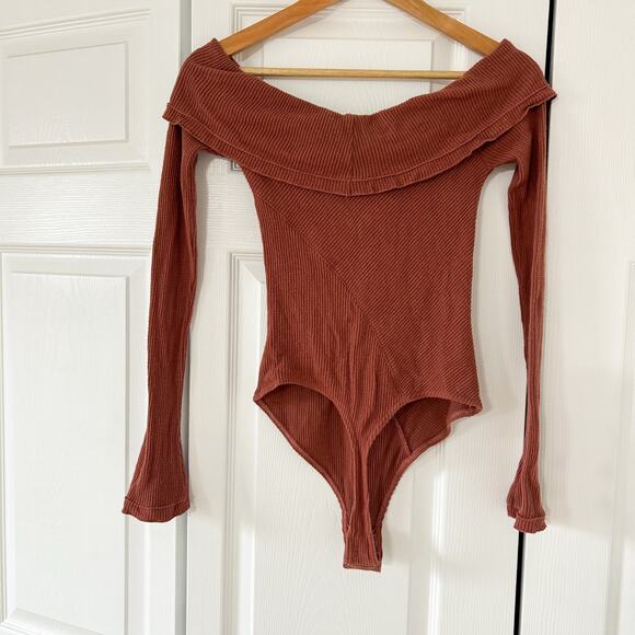 NWOT Free People Intimately Autumn Cozy Ribbed Off Shoulder Bodysuit Rust Small - Picture 3 of 6